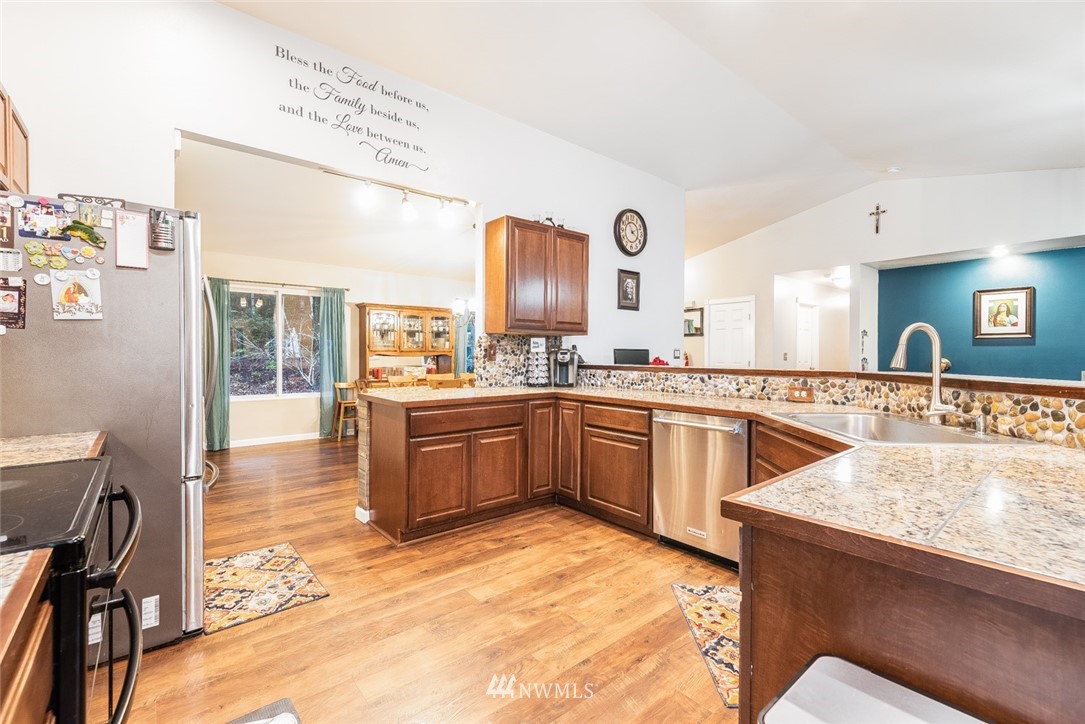 5010 East Rasor Road Belfair, WA 98528 - Photo 9 of 40 Gallery Image 9