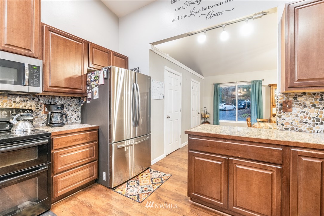 5010 East Rasor Road Belfair, WA 98528 - Photo 10 of 40 Gallery Image 10