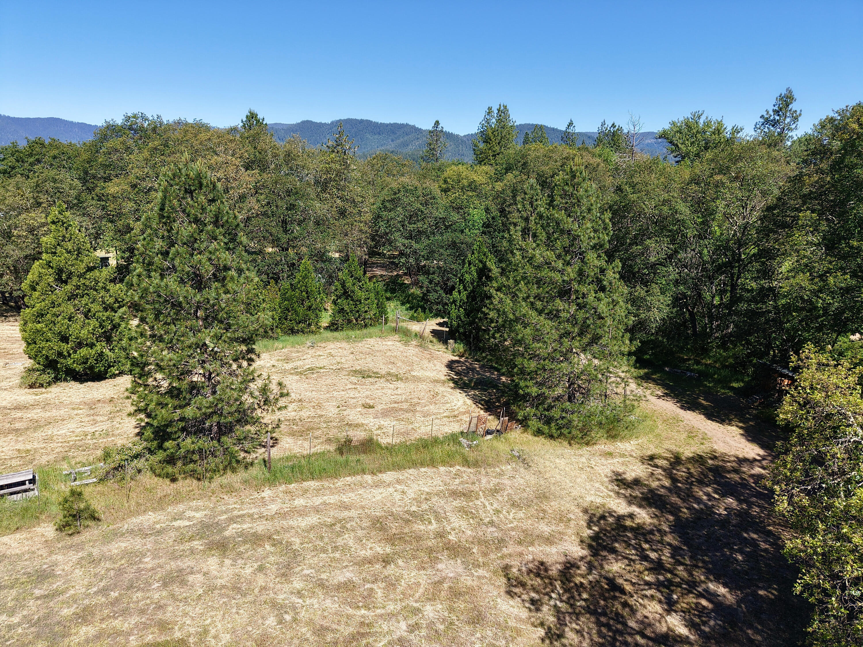 1135 East Fork Road Williams, OR 97544 - Photo 76 of 80 Gallery Image 76