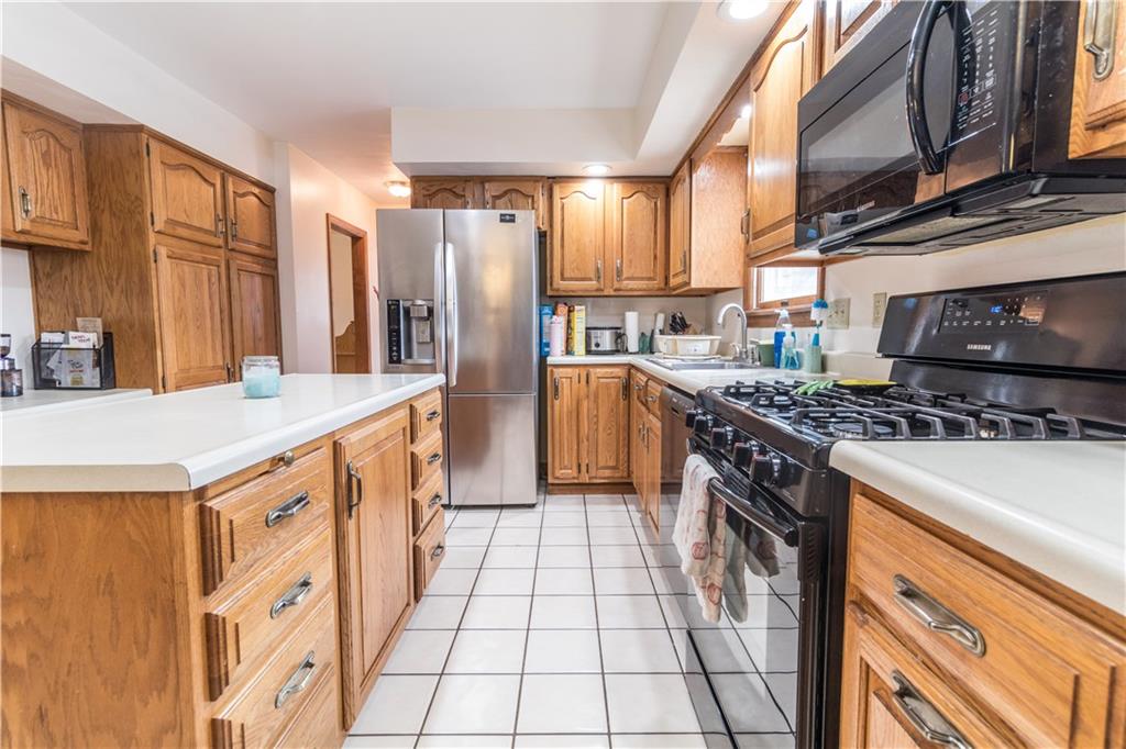 246 Seanor Road Irwin, PA 15642 - Photo 7 of 24 Gallery Image 7