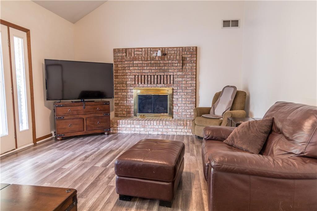 246 Seanor Road Irwin, PA 15642 - Photo 9 of 24 Gallery Image 9
