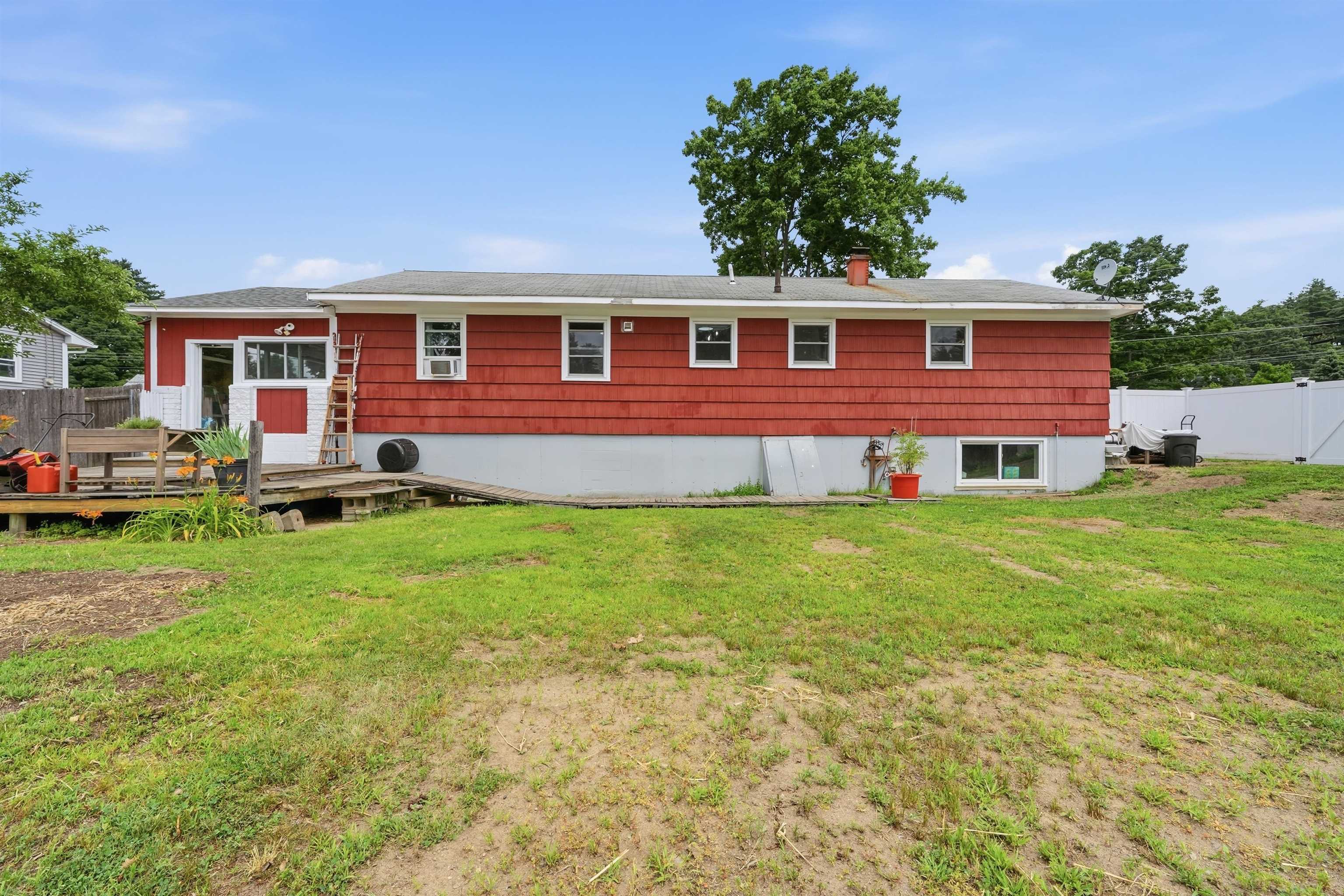 2 Iroquois Road Nashua, NH 03063 - Photo 30 of 36