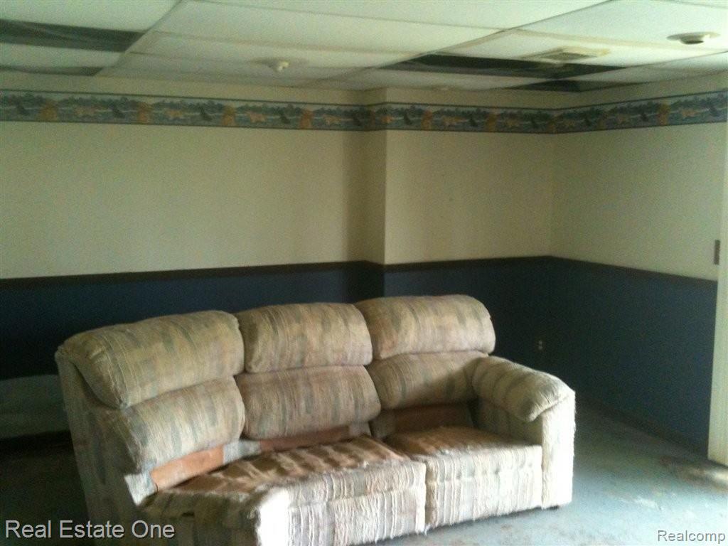 5140 Preston Road Howell, MI 48855 - Photo 4 of 6 photo (1).JPG