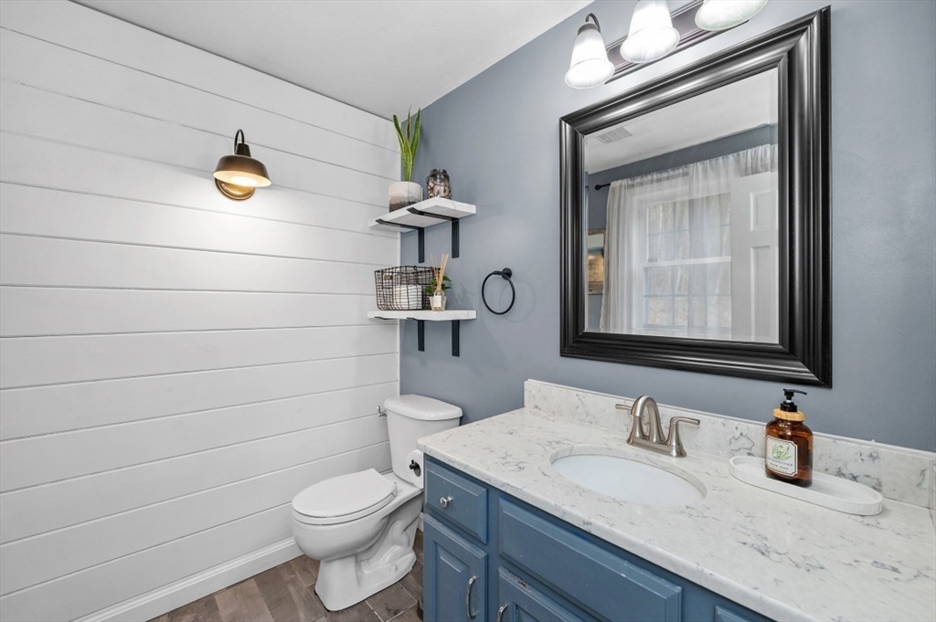 148 Island Road Lunenburg, MA 01462 - Photo 12 of 40