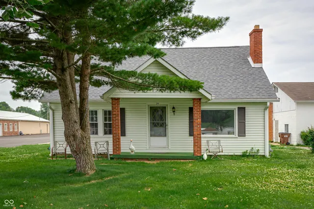 $315,000 | 20-24 North Eisenhower Drive, Edinburgh, IN 46124