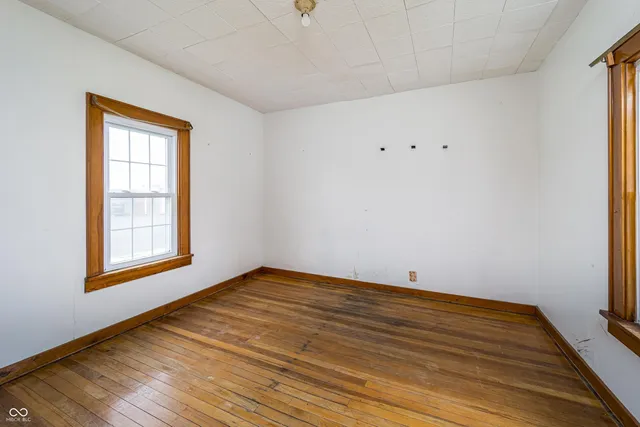 $315,000 | 20-24 North Eisenhower Drive, Edinburgh, IN 46124