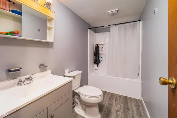 $300,000 | 20-24 North Eisenhower Drive, Edinburgh, IN 46124