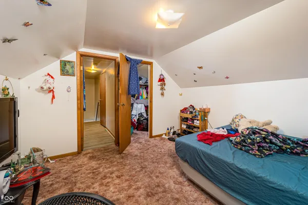 $300,000 | 20-24 North Eisenhower Drive, Edinburgh, IN 46124