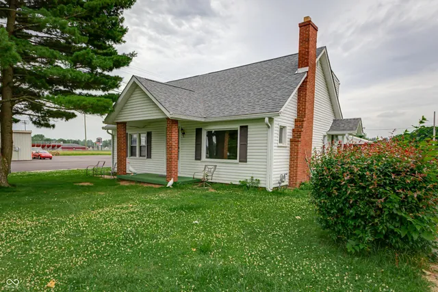 $315,000 | 20-24 North Eisenhower Drive, Edinburgh, IN 46124