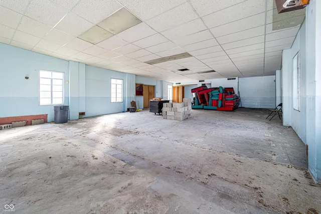 $315,000 | 20-24 North Eisenhower Drive, Edinburgh, IN 46124