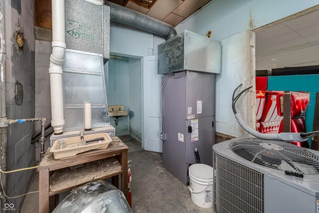 $315,000 | 20-24 North Eisenhower Drive, Edinburgh, IN 46124