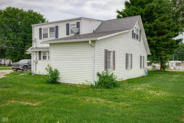 $300,000 | 20-24 North Eisenhower Drive, Edinburgh, IN 46124