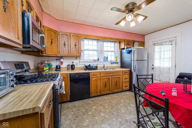 $315,000 | 20-24 North Eisenhower Drive, Edinburgh, IN 46124