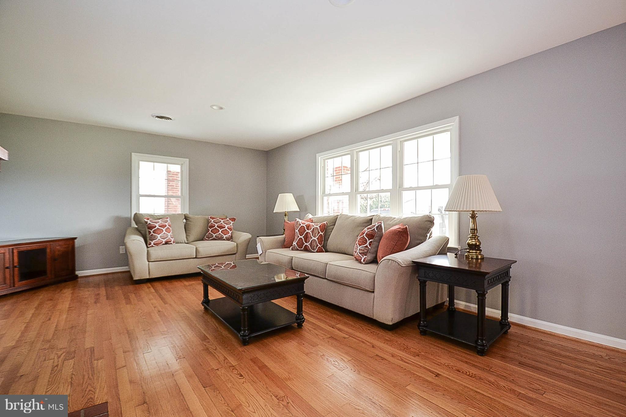 6532 Fish Hatchery Road Thurmont, MD 21788 - Photo 8 of 14 Living Room
