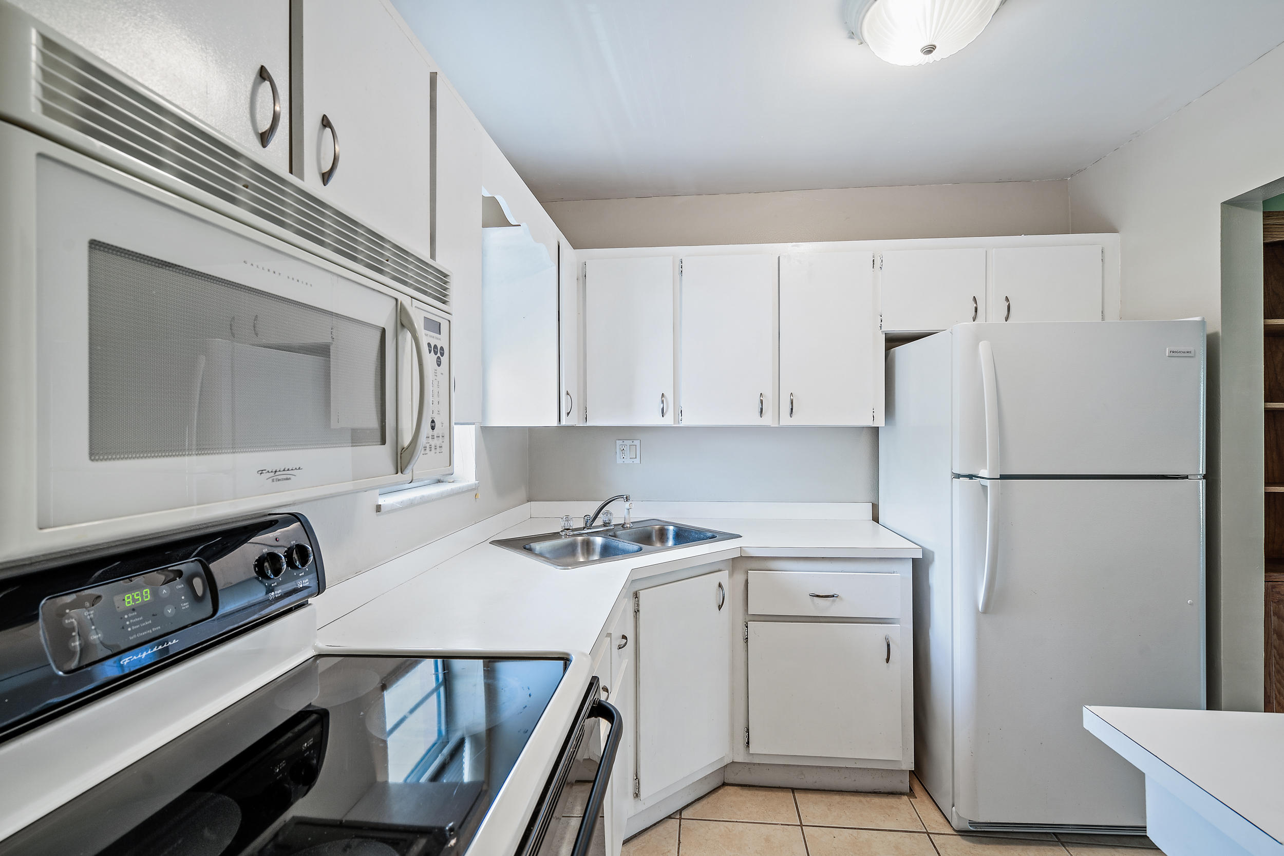 1975 Southwest Palm City Road, Unit 39H Stuart, FL 34994 - Photo 5 of 24 1975 SW Palm City Rd 38H-12