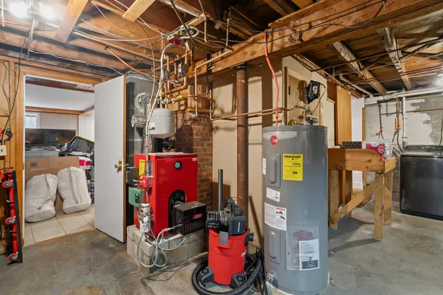 $380,000 | 163 Central Street, Farmington, NH 03835