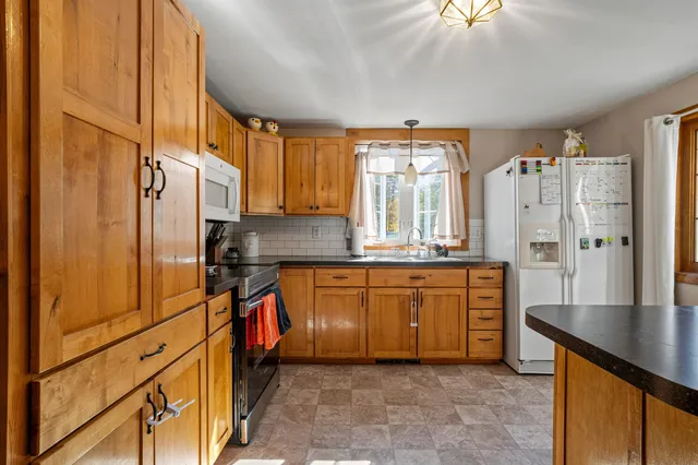$380,000 | 163 Central Street, Farmington, NH 03835