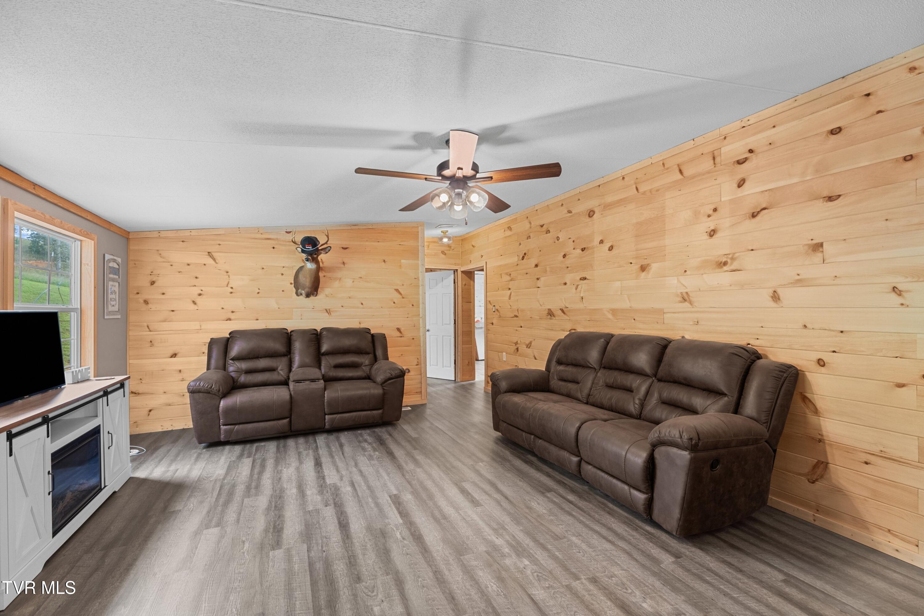 2973 Chinquipin Road Sneedville, TN 37869 - Photo 13 of 31 006-2973ChinquipinRoad-Sneedville-TN-378