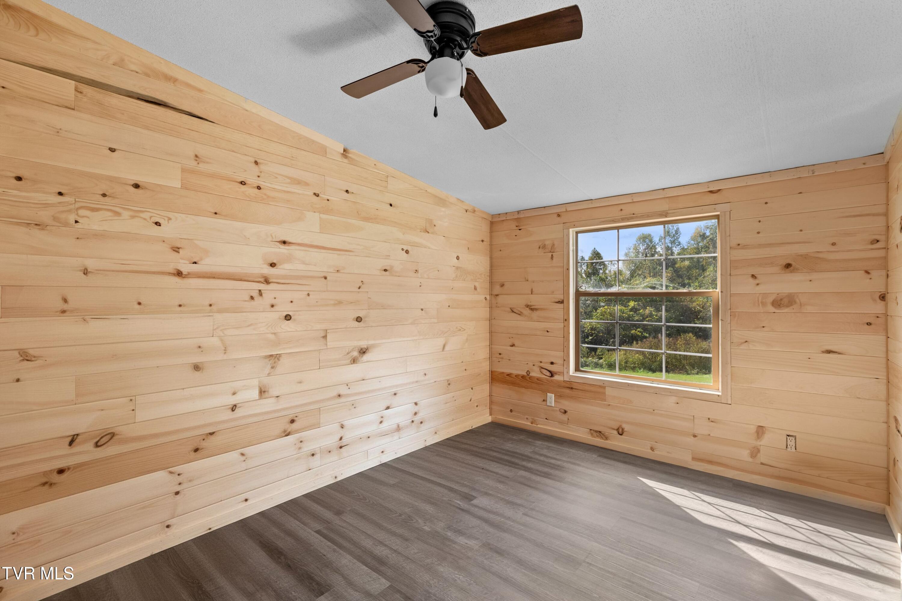 2973 Chinquipin Road Sneedville, TN 37869 - Photo 16 of 31 017-2973ChinquipinRoad-Sneedville-TN-378