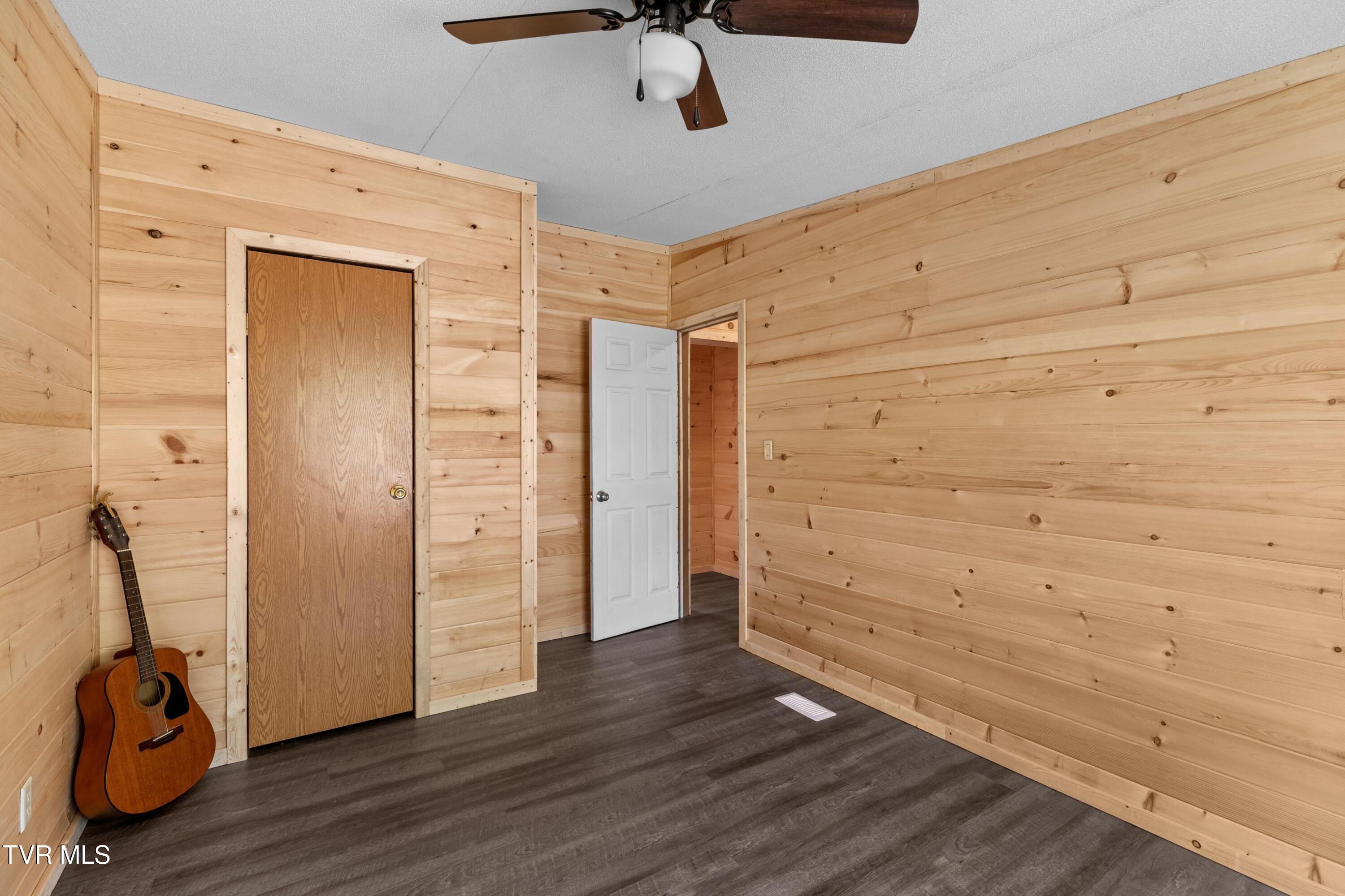 2973 Chinquipin Road Sneedville, TN 37869 - Photo 17 of 31 020-2973ChinquipinRoad-Sneedville-TN-378