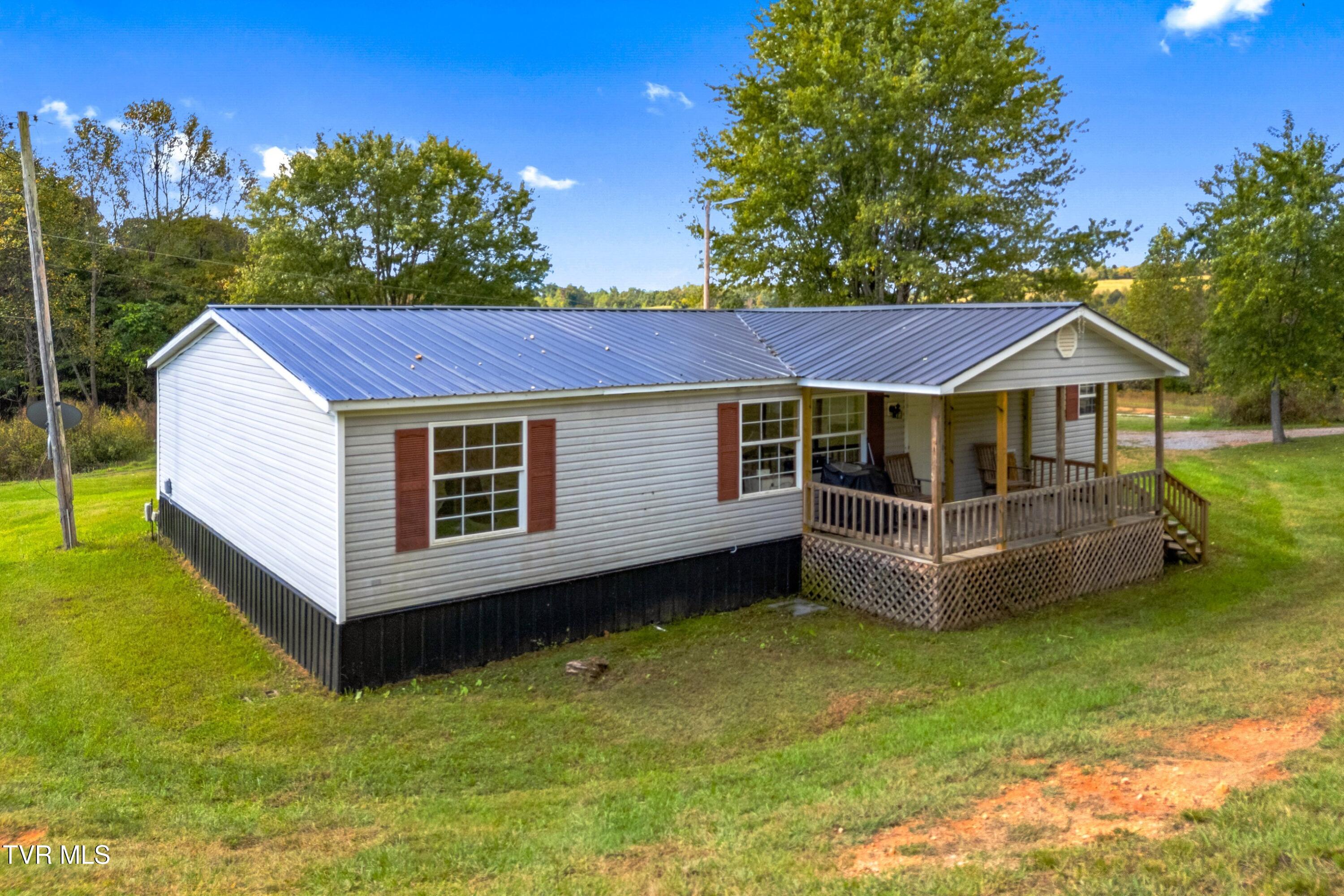 2973 Chinquipin Road Sneedville, TN 37869 - Photo 20 of 31 023-2973ChinquipinRoad-Sneedville-TN-378