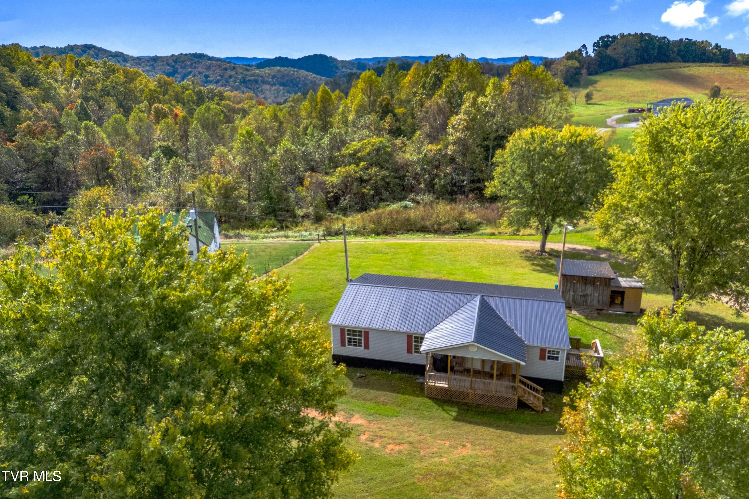 2973 Chinquipin Road Sneedville, TN 37869 - Photo 2 of 31 028-2973ChinquipinRoad-Sneedville-TN-378