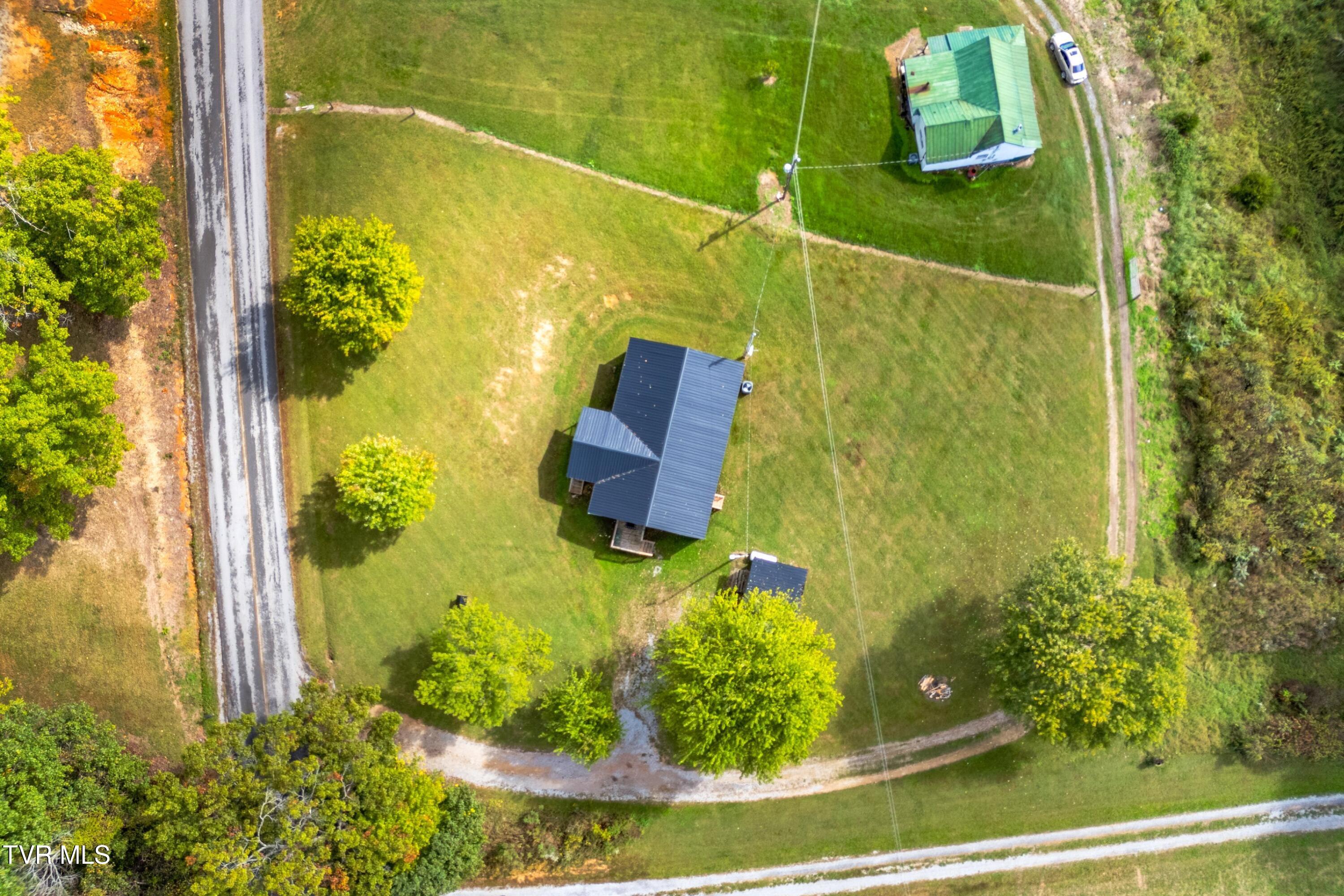 2973 Chinquipin Road Sneedville, TN 37869 - Photo 27 of 31 030-2973ChinquipinRoad-Sneedville-TN-378