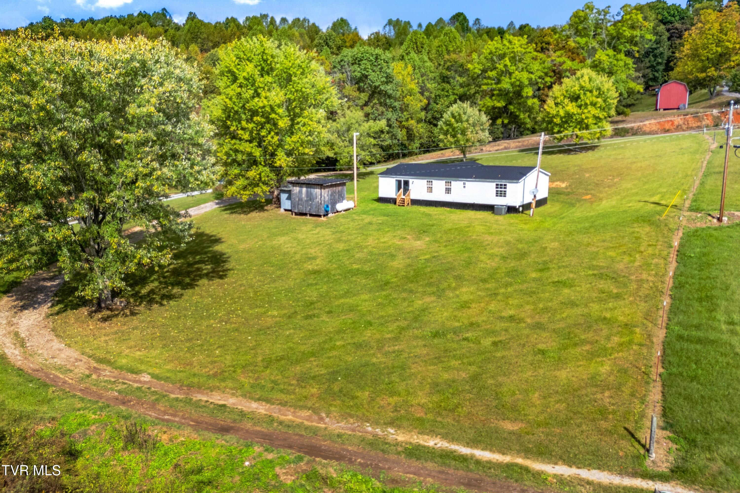 2973 Chinquipin Road Sneedville, TN 37869 - Photo 28 of 31 027-2973ChinquipinRoad-Sneedville-TN-378