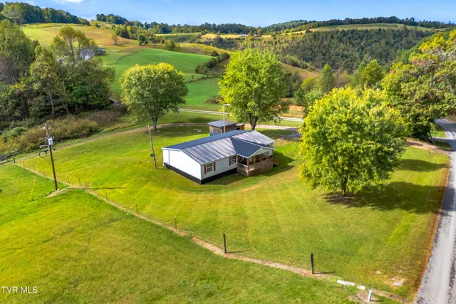 $194,900 | 2973 Chinquipin Road, Sneedville, TN 37869