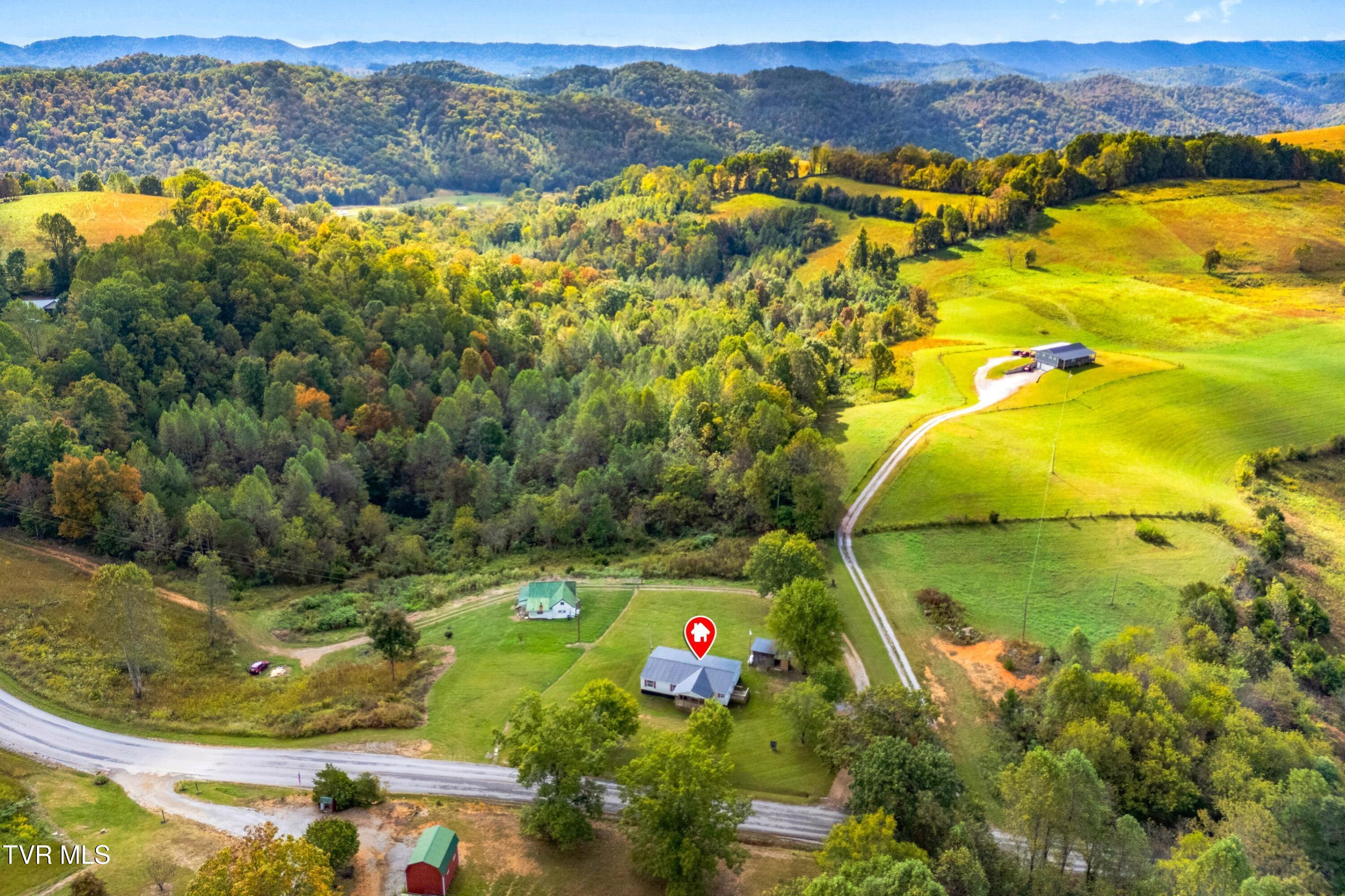 2973 Chinquipin Road Sneedville, TN 37869 - Photo 3 of 31 031-2973ChinquipinRoad-Sneedville-TN-378