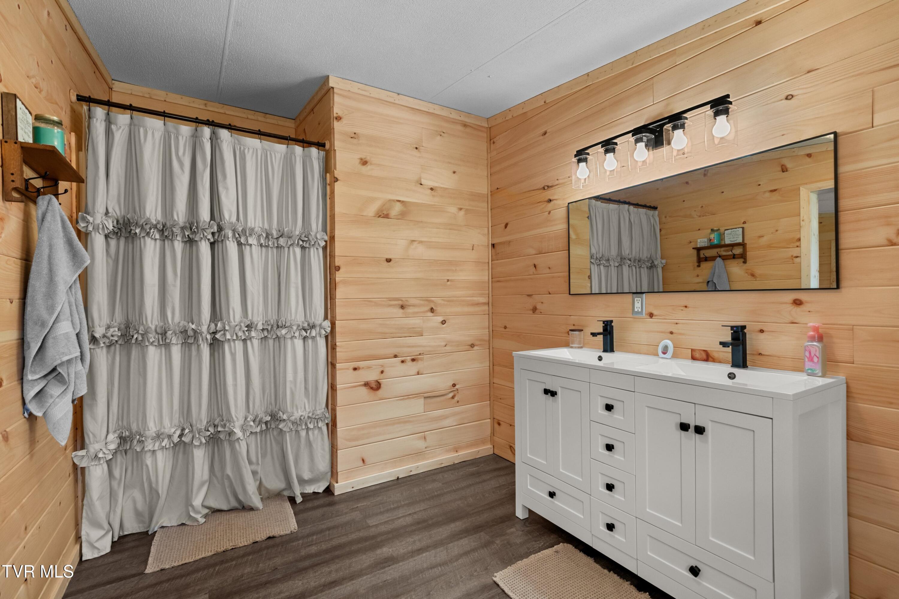 2973 Chinquipin Road Sneedville, TN 37869 - Photo 7 of 31 015-2973ChinquipinRoad-Sneedville-TN-378