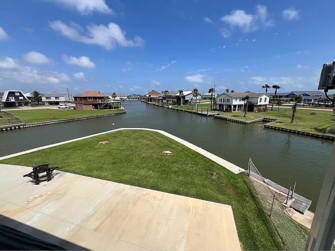 161 Four Master Road Freeport, TX 77541 - Photo 9 of 27