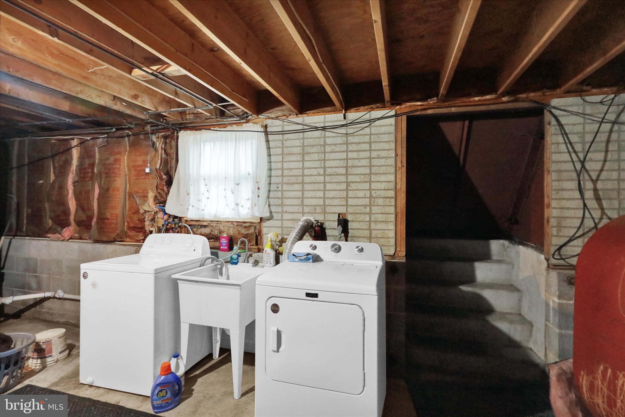 16 Mt Wilson Road Lebanon, PA 17042 - Photo 25 of 30 a utility room with dryer and washer