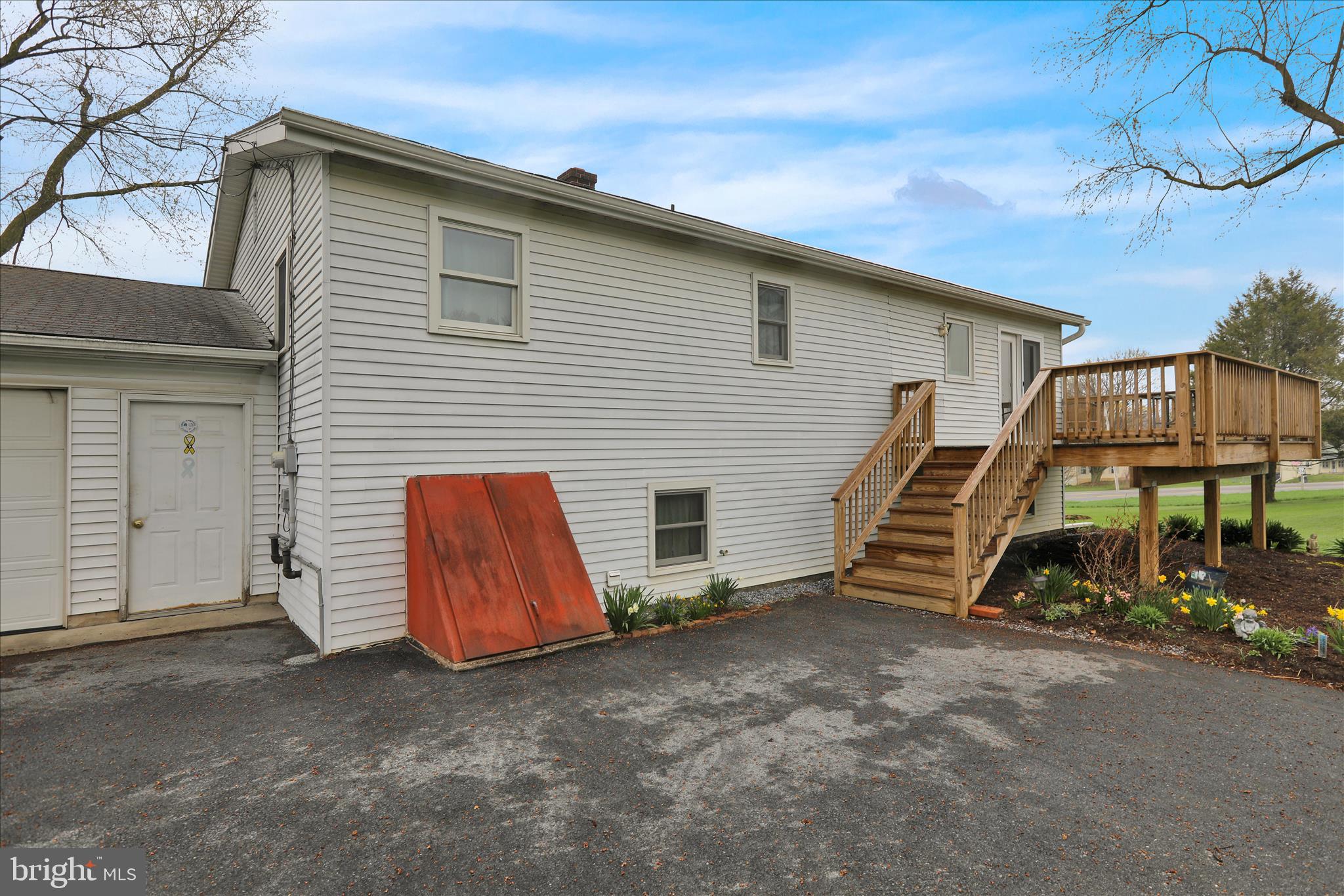 16 Mt Wilson Road Lebanon, PA 17042 - Photo 6 of 30 a view of backyard with deck and a large tree
