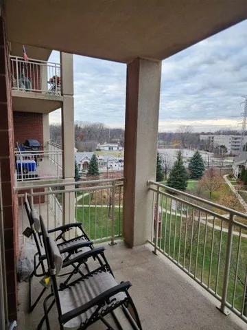 $345,000 | 8440 Callie Avenue, Unit 410, Morton Grove, IL 60053