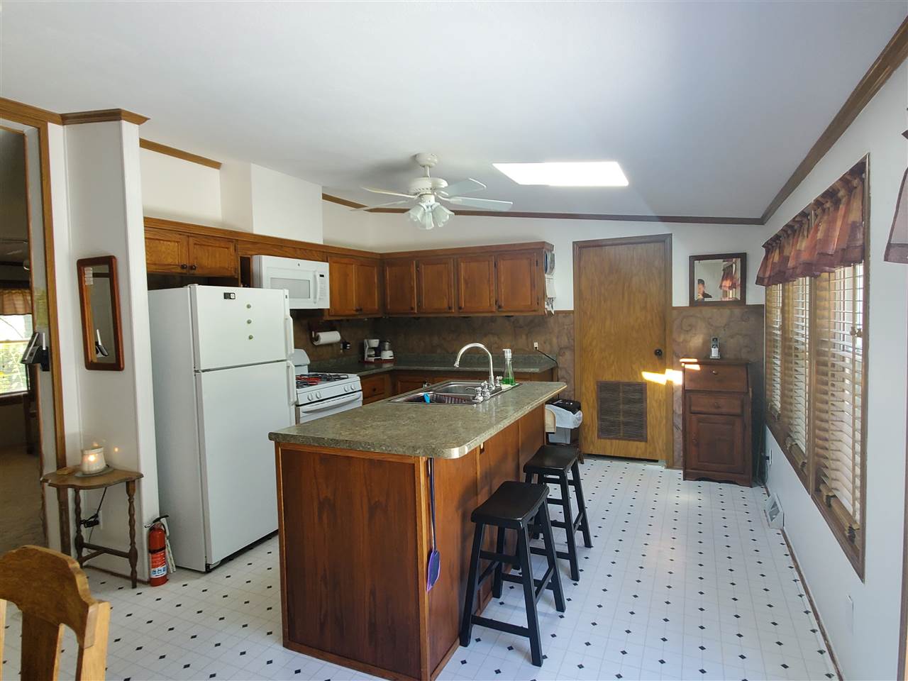 6021 East Millbrook Road Shepherd, MI 48883 - Photo 8 of 20 1865328-7.JPG