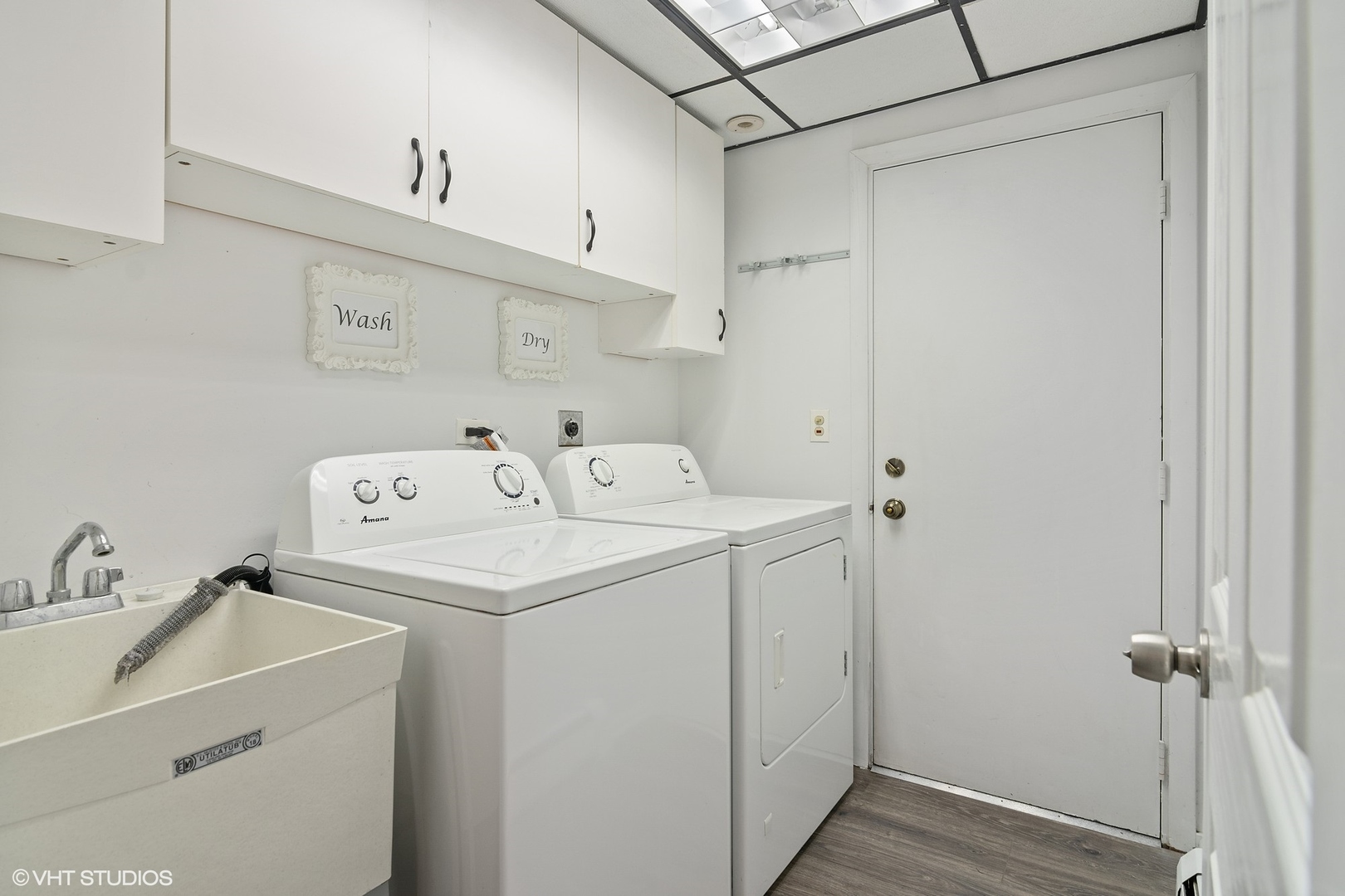 1715 Sequoia Trail Glenview, IL 60025 - Photo 13 of 29 a utility room with dryer and washer