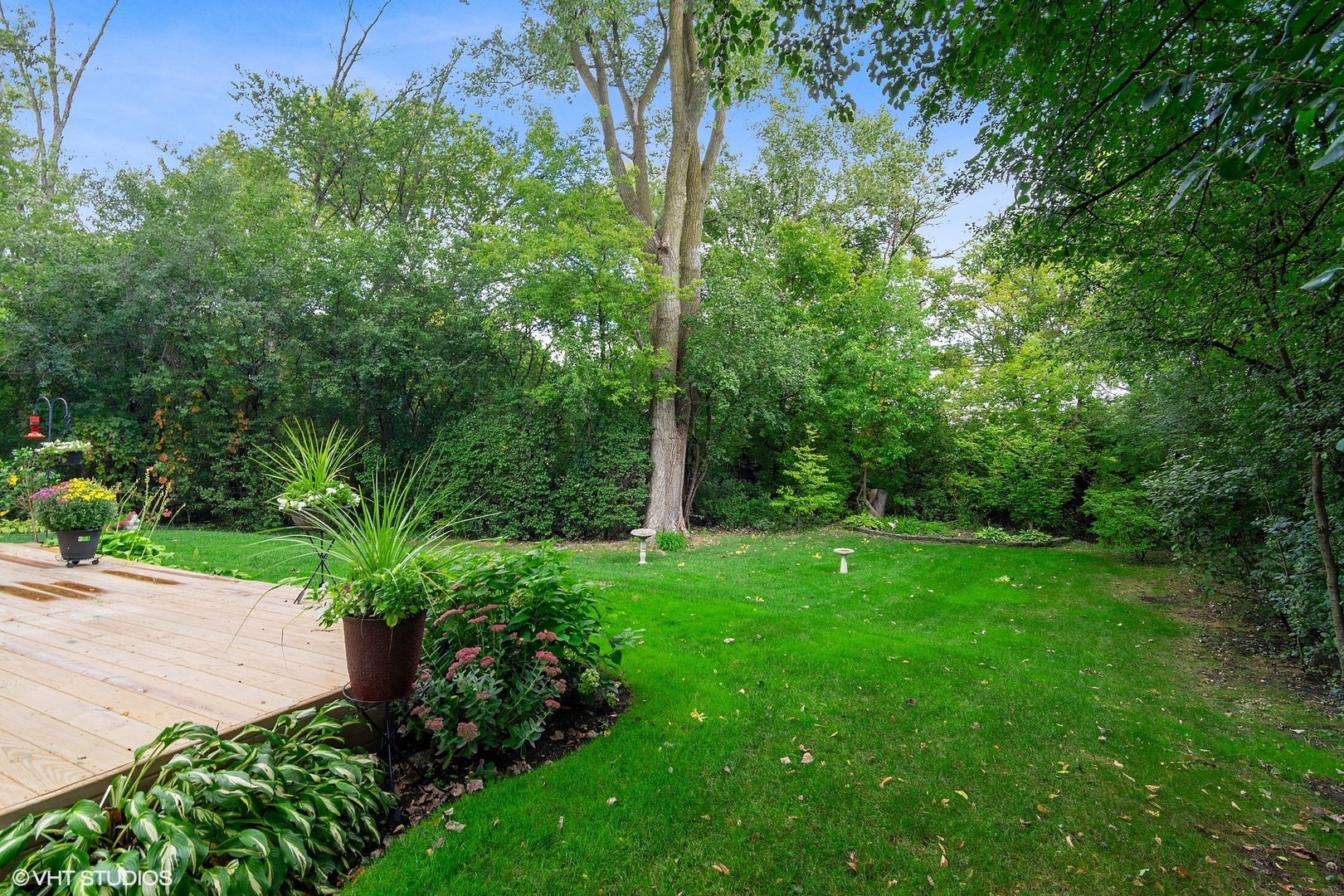 1715 Sequoia Trail Glenview, IL 60025 - Photo 25 of 29 a view of a garden