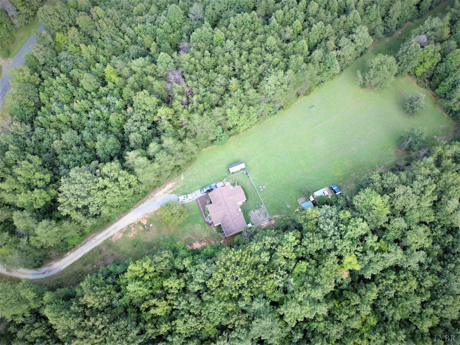 598 Chestnut Grove Church Road Appomattox, VA 24522 - Photo 3 of 19 Overview of House and drive