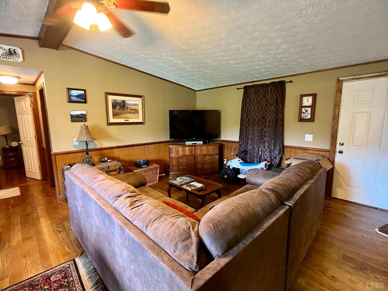 598 Chestnut Grove Church Road Appomattox, VA 24522 - Photo 4 of 19 Gallery Image 4
