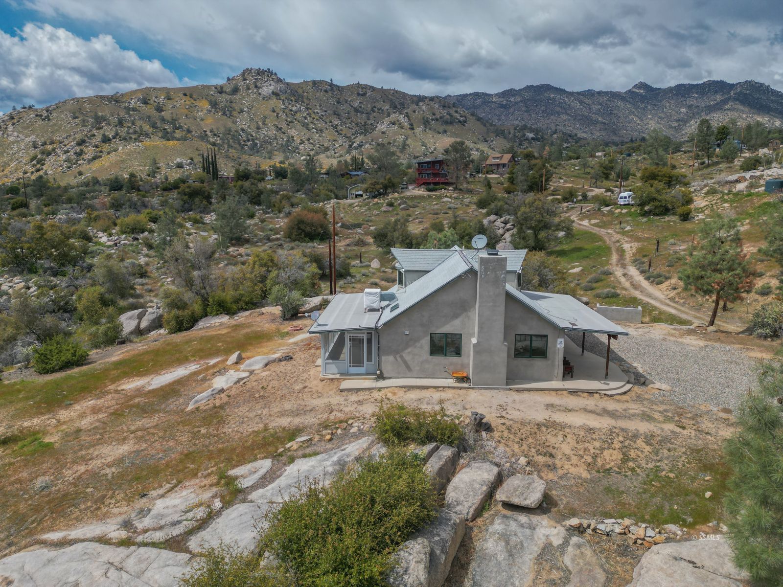 9766 Glacier Gulch Road Weldon, CA 93283 - Photo 4 of 45