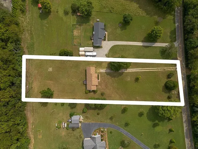 $1,900 | 3822 Hopewell Road, Culleoka, TN 38451