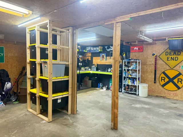 $319,900 | 23521 River Run Road, Mendon, MI 49072