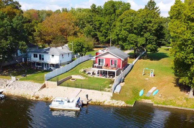 $319,900 | 23521 River Run Road, Mendon, MI 49072