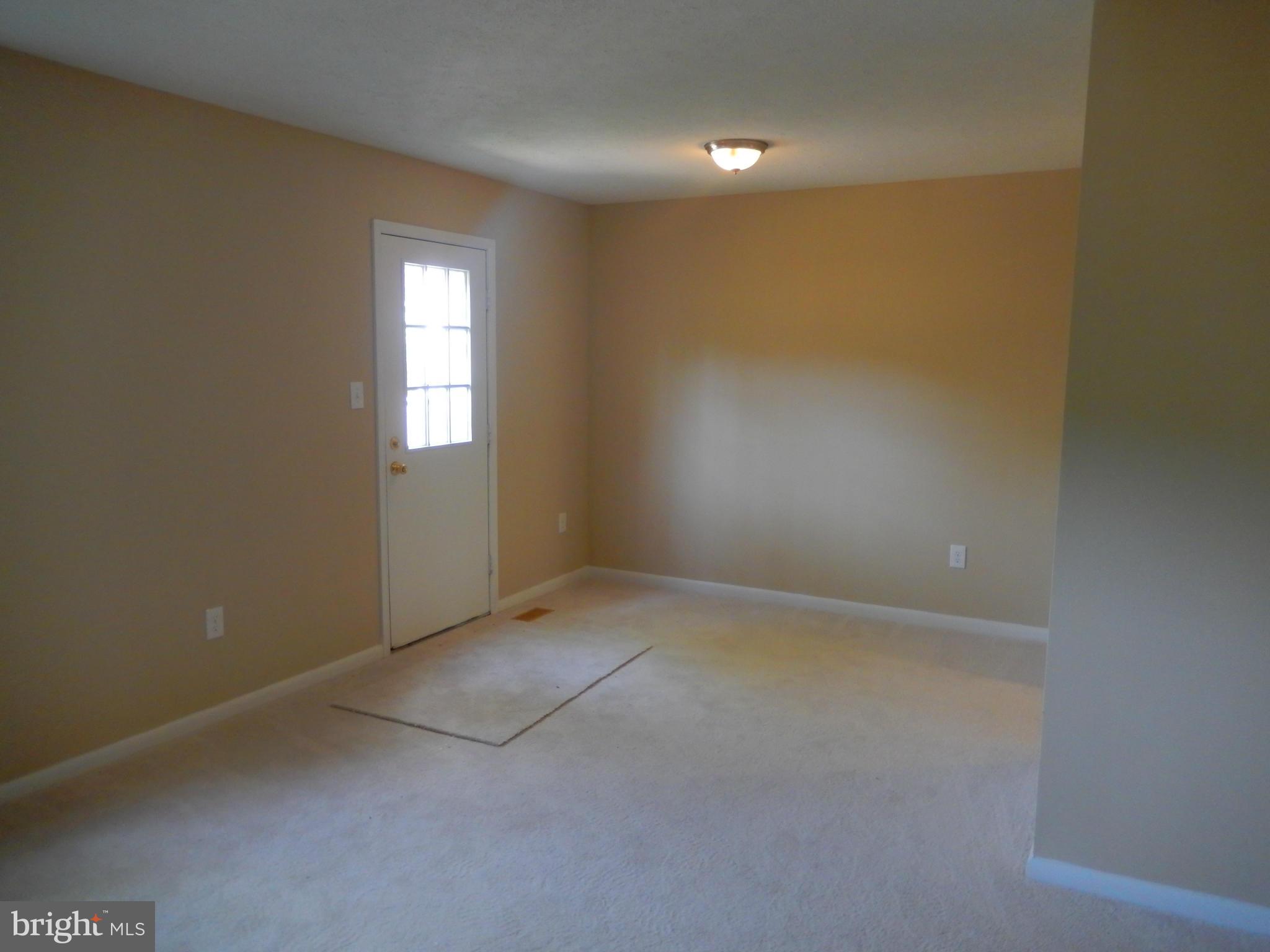 6455 Rockshire Court Alexandria, VA 22315 - Photo 7 of 23 Living Room
