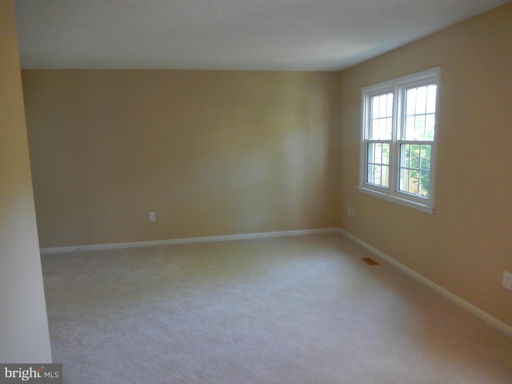 6455 Rockshire Court Alexandria, VA 22315 - Photo 8 of 23 Living Room