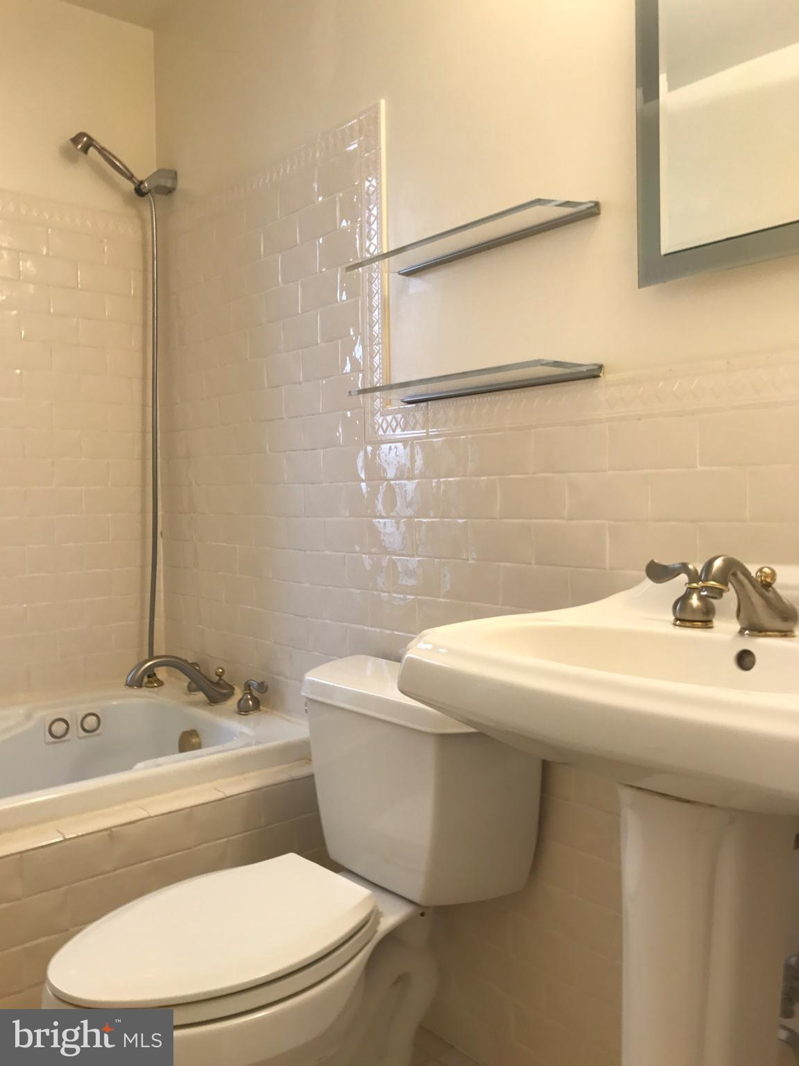 1510 R Street Northwest Washington, DC 20009 - Photo 16 of 24 Bath