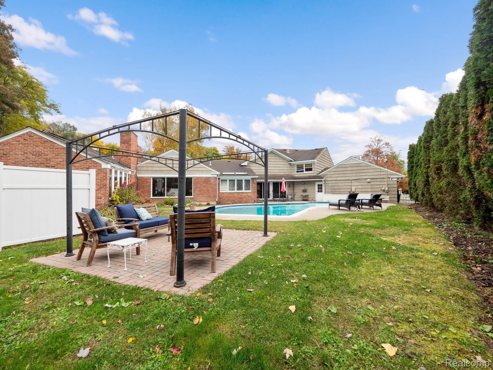 1988 Crosswick Road Bloomfield Hills, MI 48301 - Photo 46 of 46 P1533206.jpg