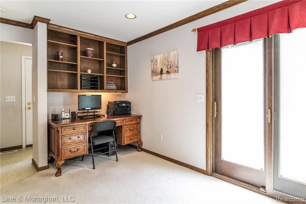 1605 Prestwick Road Grosse Pointe Woods, MI 48236 - Photo 17 of 46