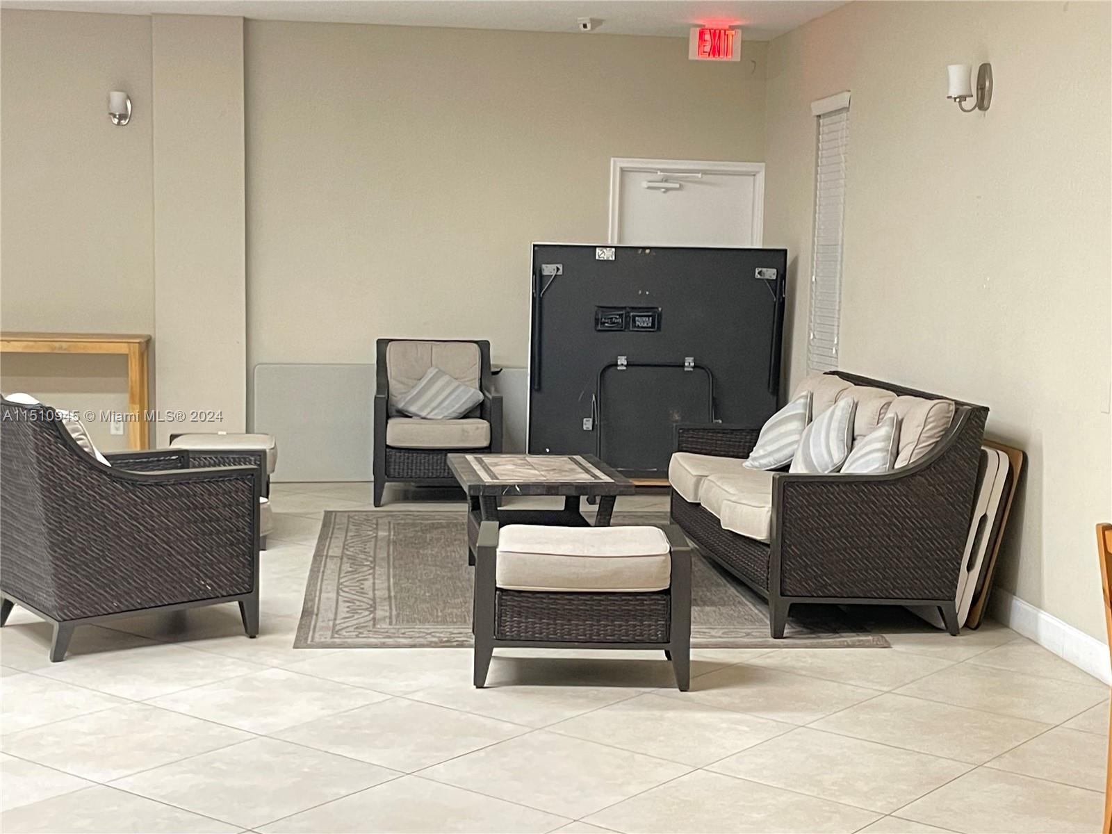 Arrowhead Davie, FL 33324 - Photo 31 of 40 a living room with furniture and a window